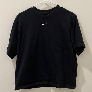 black nike tee